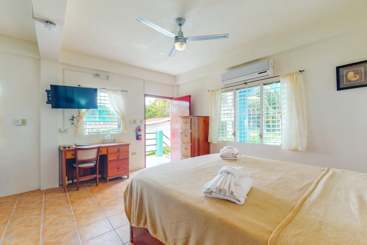 Willow 2 At Island Cabanas Gold Standard Certified Caye Caulker Exterior foto